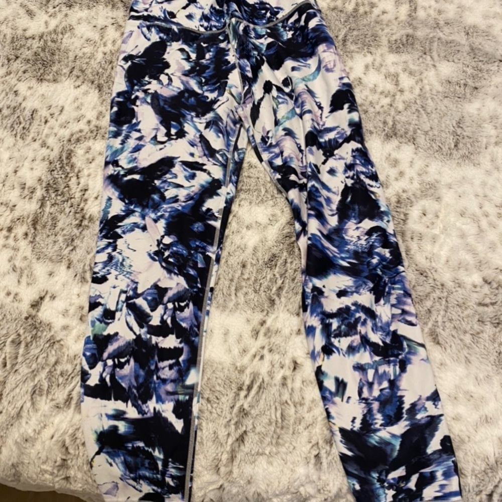 Athletic leggings